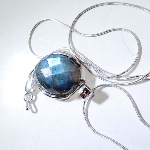 Artisan Faceted Labradorite & Silver Necklace - Picture 5 of 9